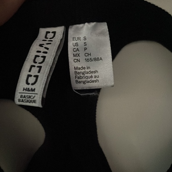 Black Crop top - Picture 2 of 2